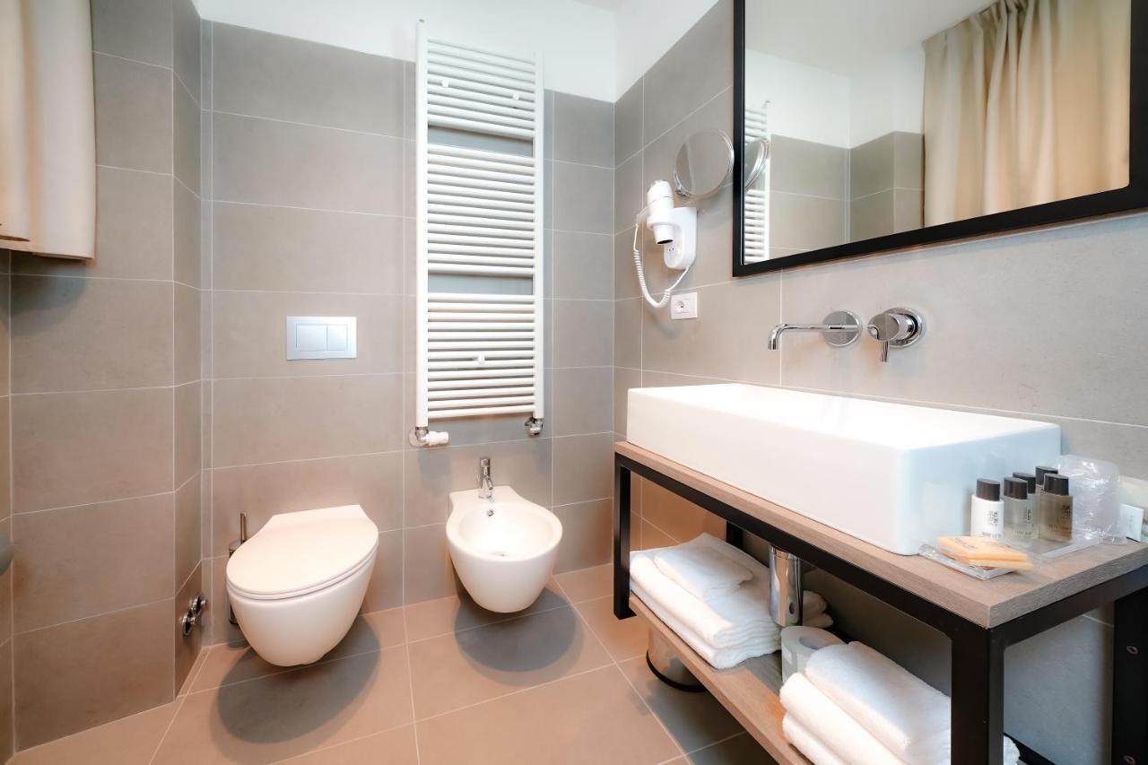 Bergamo Inn 15 Экстерьер фото Bathroom